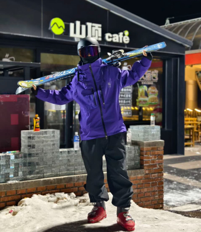 南恩滑雪头盔