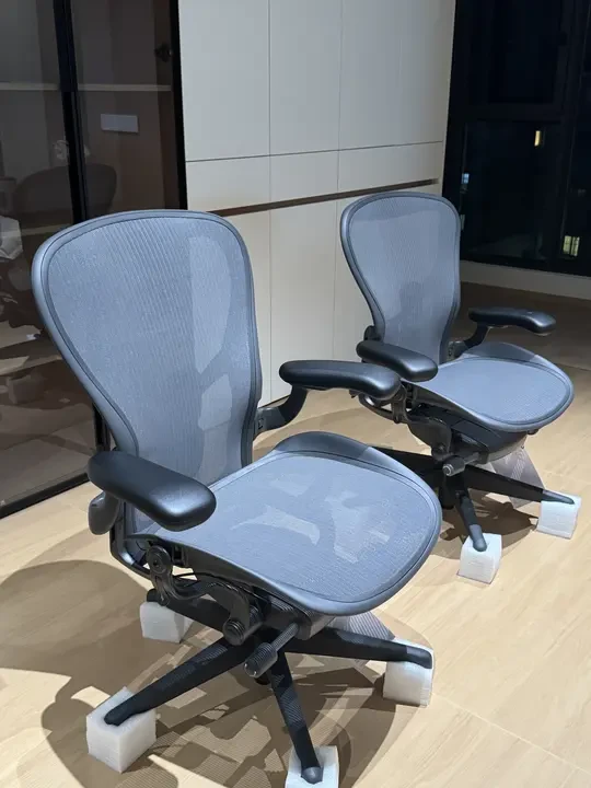 新椅子到家 Aeron2