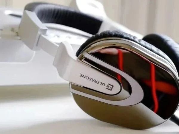便携式头戴的毕业型号：Ultrasone Founders Series Closed听感分享