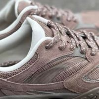 轻盈漫步，安踏灵羽冬日暖履