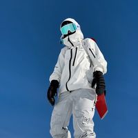 滑雪装备图鉴 ,轻便单板滑雪板轻便易上手,滑雪快乐多