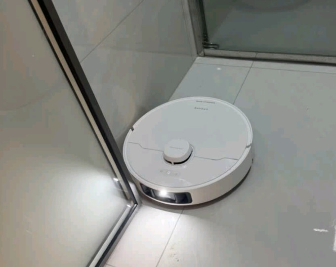 扫地机器人