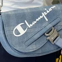 Champion新款情侣单肩包，时尚实用