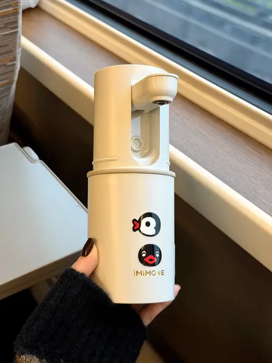 离谱…坐高铁带这mini饮水机被路人问麻了🤣