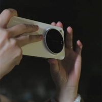 新一代夜神杀到！小米17 Ultra真机全网首秀：大圆Deco、白色机身优雅