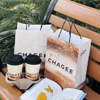 霸王茶姬新品来袭：黑松露牛肉挑战味蕾，更有“茶中黑巧”惊艳亮相