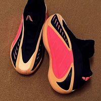 爱德华兹41分战靴值得买吗？球迷观点大PK