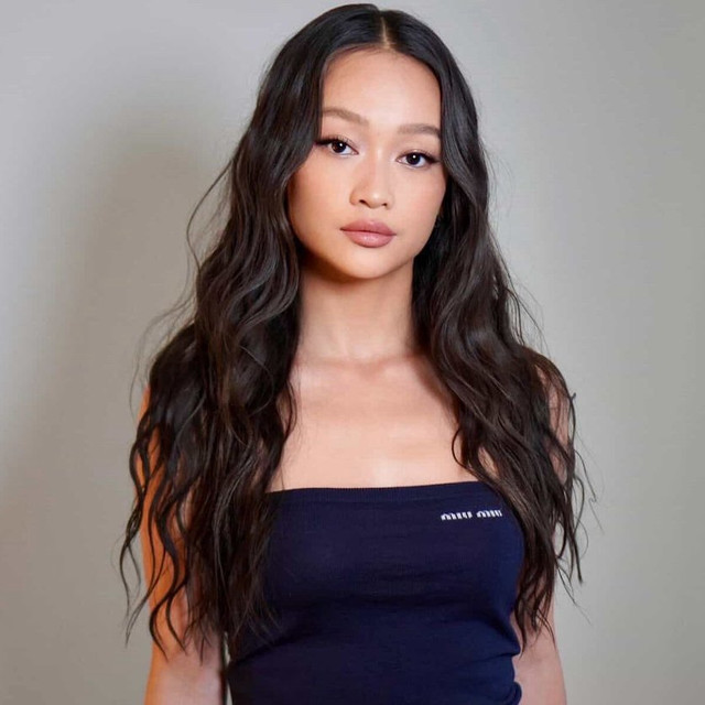 真人版《街头霸王》最新消息，卡莉娜·梁将出演重要角色春丽。卡莉娜·梁曾出演美版《天才枪手》《感应》等剧，这也将是其事业的一次飞跃。此外，真人版《街头霸王》由传奇影业制作，凯特·樱井执导，杰森·莫玛、安