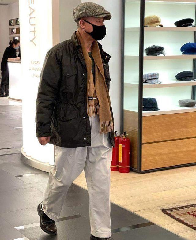 男人老了，帽子尽量别戴“毛线帽”和“老头帽”，这些更减龄帅气