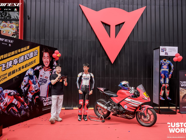 中国公路摩托车锦标赛CRRC年度亚军，雅马哈体系首位获邀征战WSBK的中国车手—— “小飞侠” 张舜诚（Antares）即将外卡出战9月在西班牙举办的WSBK赛事SSP300组别。张舜诚即将成为中国历