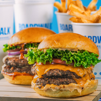 加拿大街头汉堡：夜市新宠还是水土不服？1200+用户观点大碰撞