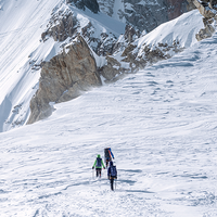 始祖鸟硬壳冲锋衣值不值得为雪季投资？全网用户真实观点大PK