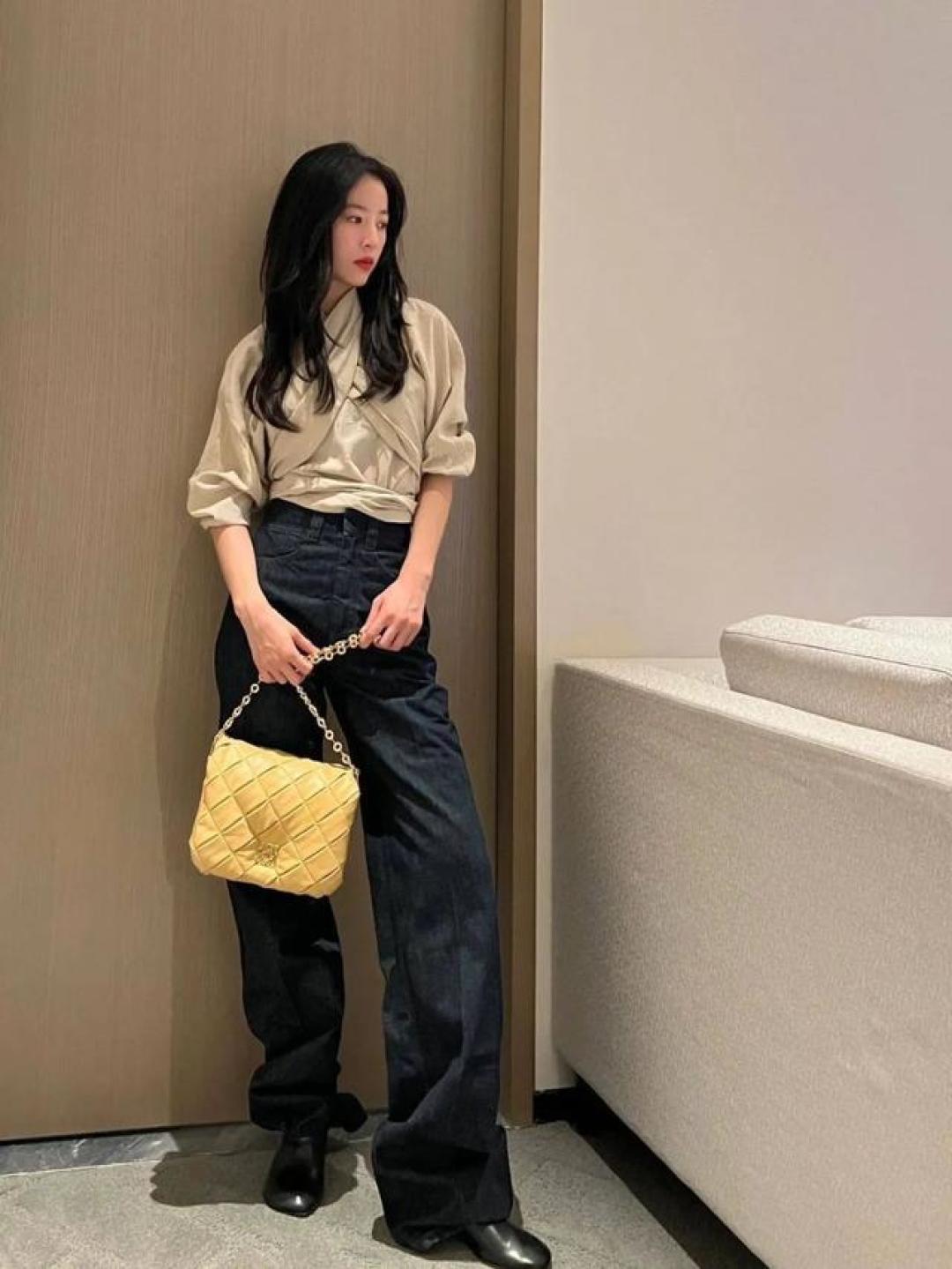 从基础款到高级感，Clean Fit的点睛之笔是“小方块”