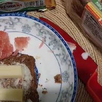 雪地美食：暖身与甜蜜的选择