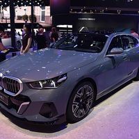 宝马5系这波降价太狠了！网友：要逆袭奔驰E级