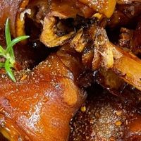 妈妈的烤猪蹄香到舔手指