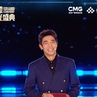 央视鸿蒙星光盛典：折叠屏当手卡，鸿蒙6能力集中亮相