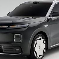 零跑D19把大型SUV的“潜规则”掀了：参数越狠，反而越让我警惕