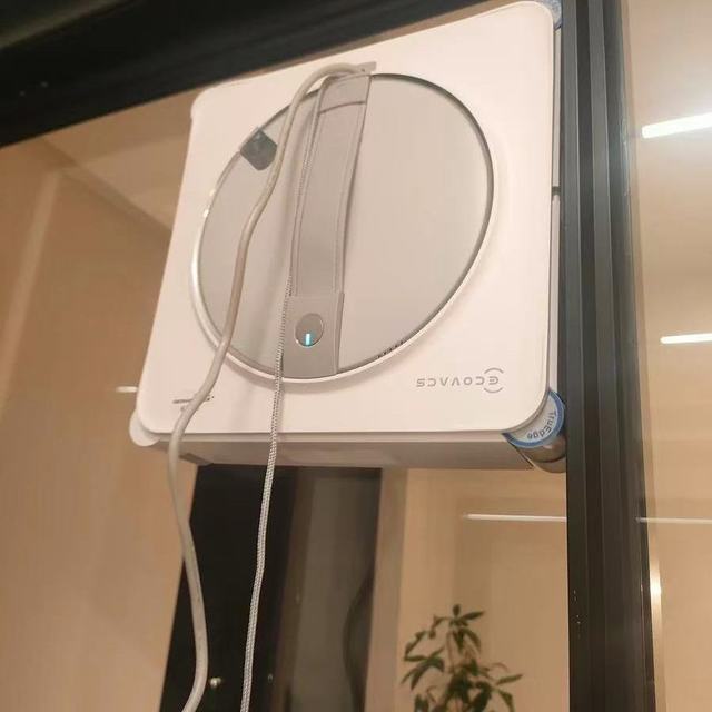 谁懂啊！住高层带大落地窗的快乐，全被“擦窗”这事儿浇灭过😭