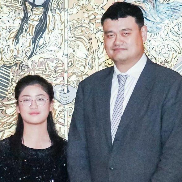 姚明15岁女儿身高都1米9了？！这一家子“高人”穿衣都要定制的？