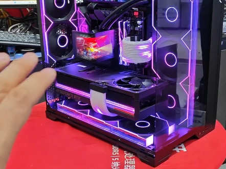 黑紫色三面玻璃海景房。9800X3D+5080夜神