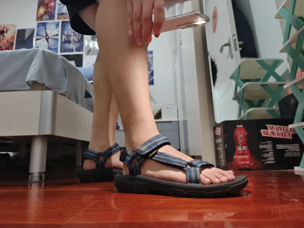 冬天太冷了 只能夏季再穿凉鞋啦