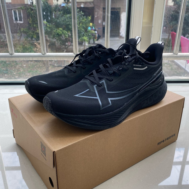 特步2000公里三代长测，170元入手今年最好的宽脚跑鞋？