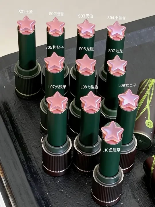 比圣诞节先到的是Girlcult圣诞限定