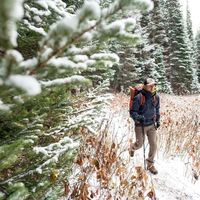 始祖鸟新款硬壳冲锋衣：物有所值还是溢价过高？全网观点大碰撞