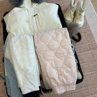 哈尔滨行李清单：实用派VS时尚派，谁才是冬季旅行的赢家？