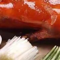 百年全聚德跌惨了！288元烤鸭为啥没人买？