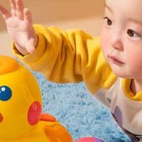 澳贝推出小黄鸭玩具，助力婴幼儿学习爬行！