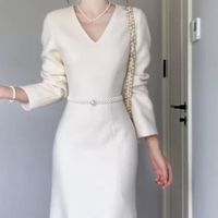 2025秋冬爆款！法式V领白裙，解锁一整套高级感穿搭