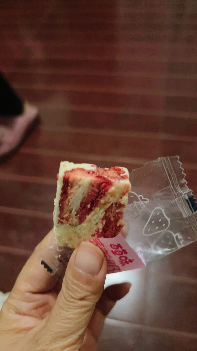 百草味饼干糕点