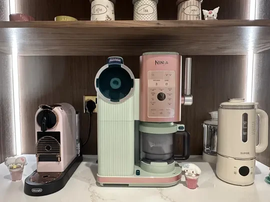 ninja粉绿冰淇淋机&nespresso粉色咖啡机