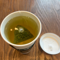 门店可提供续水 星巴克25元茶饮竟是茶包泡的