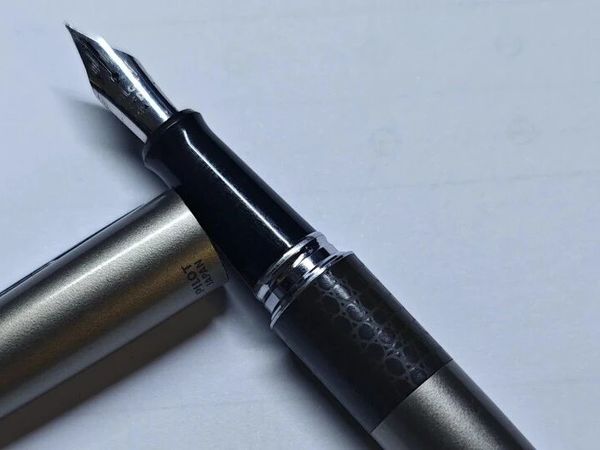 打工人的自备钢笔