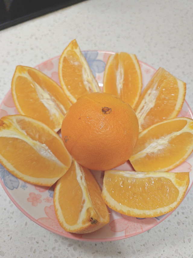 京鲜生的赣南脐橙颗颗饱满多汁