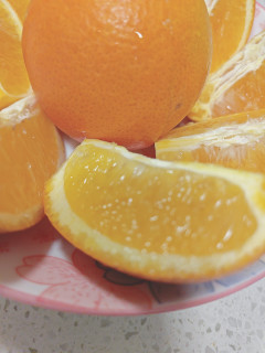 京鲜生的赣南脐橙颗颗饱满多汁