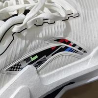 防泼水抓地稳，跑步通勤两相宜！