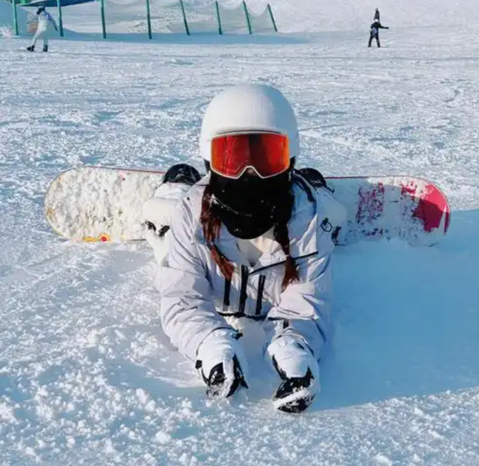 滑雪头盔