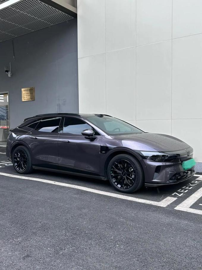 极氪新能源车