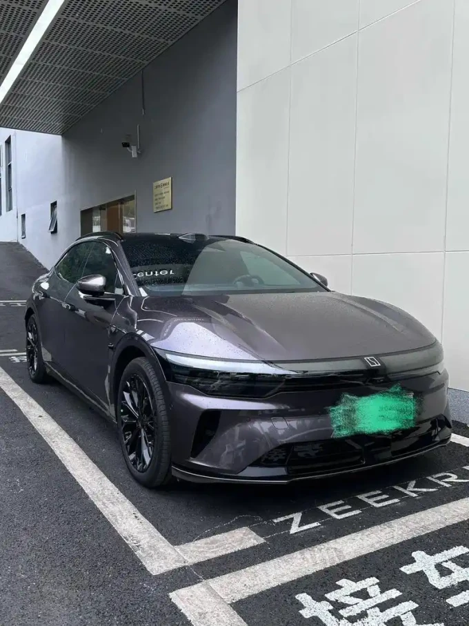 极氪新能源车