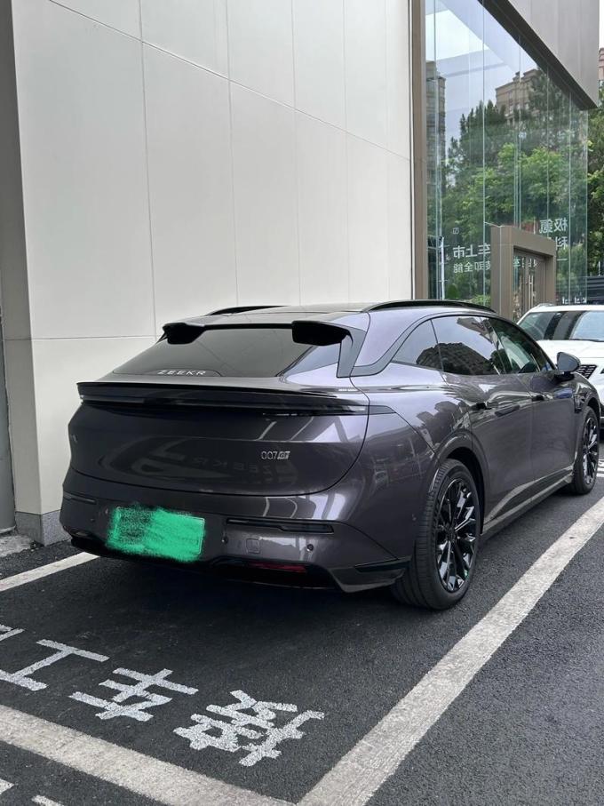 极氪新能源车