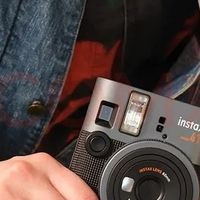 富士instax mini EVO：即时成像与数字便捷