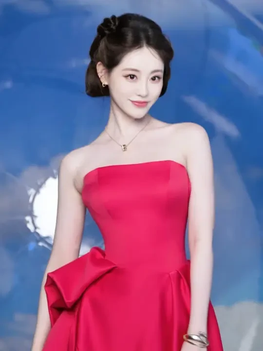 最爱的收工护肤时间~~ #护肤分享  #vlog  #我的日常  #妮维雅630双能瓶