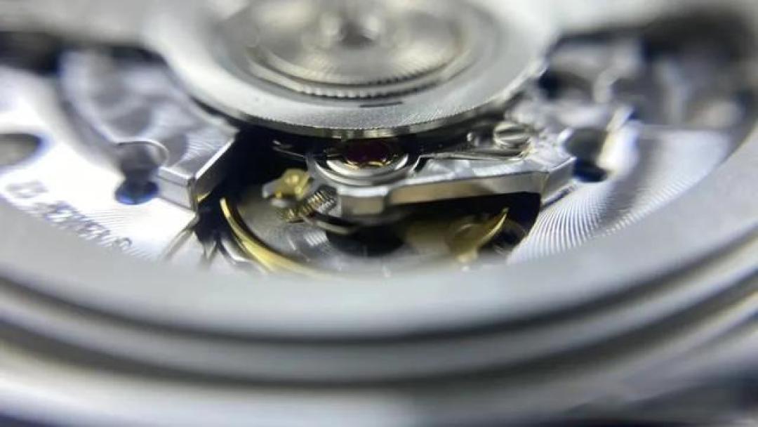 机械表保养一次多少钱?从天梭到劳力士,看懂价格不花冤枉钱