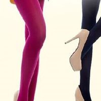 双旦穿搭邪修操作：彩色打底袜+短靴，腿长视觉开挂