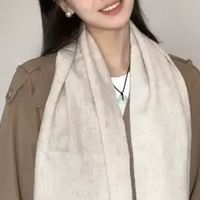 2025秋冬绵羊毛围巾：保暖与颜值兼备