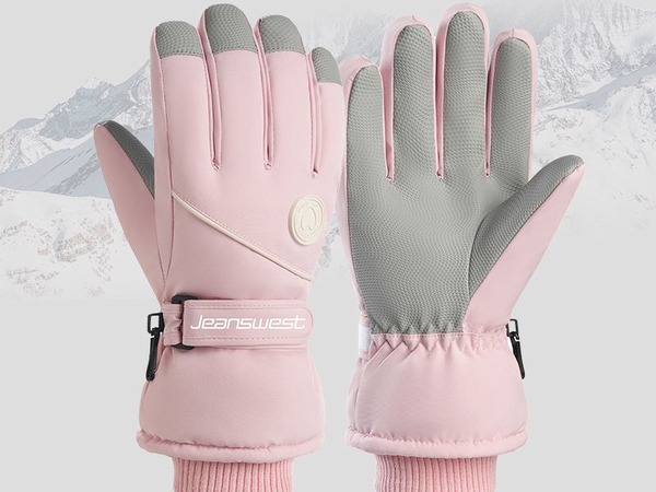 滑雪手套：保暖与防护必备